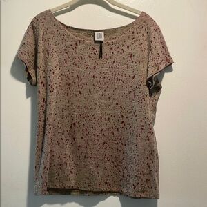 Lunn Tan Red Splotches Relaxed Short Sleeve T-Shirt Rounded Neckline